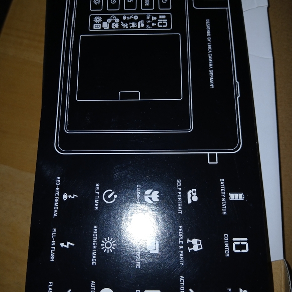 LEICA Sofort Instant Film Camera 2753 - Picture 12 of 16